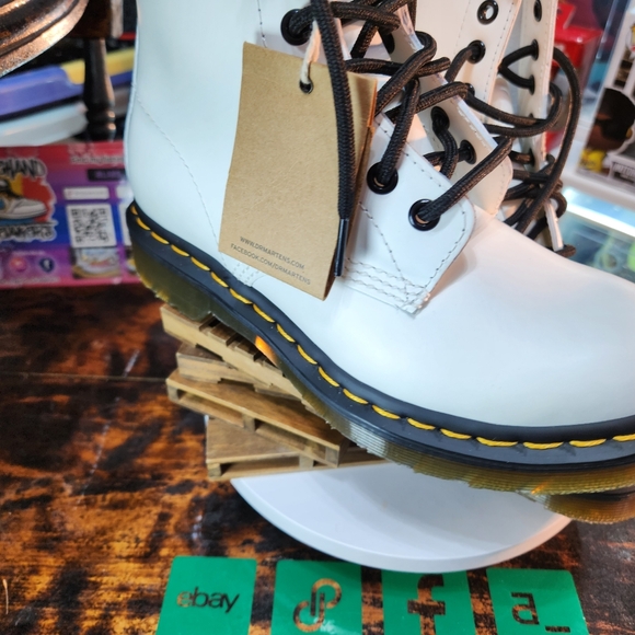 Dr Martens boots - Picture 4 of 7